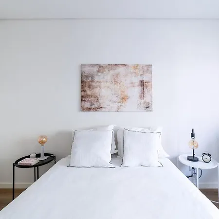 Lusíadas 53 1ºe Apartamento